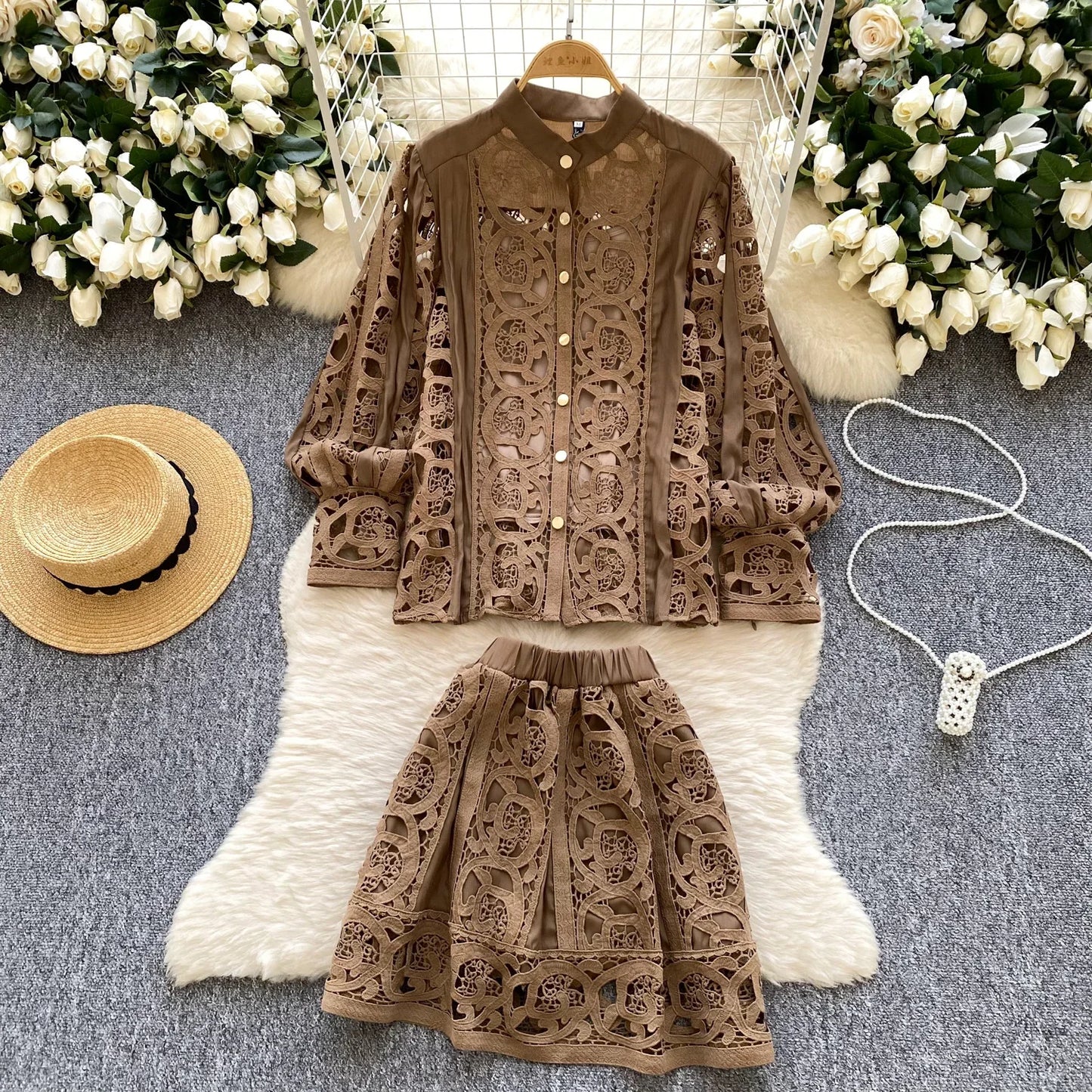 Set Donna Elegante in Pizzo Intagliato – Stile Office Chic