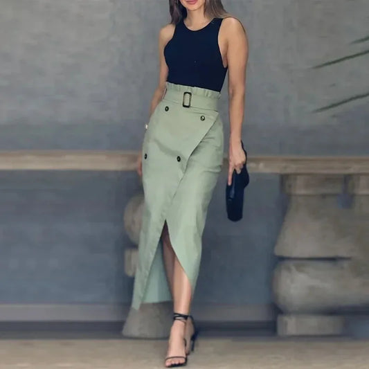 Completo Elegante con Gonna a Portafoglio e Top Senza Maniche