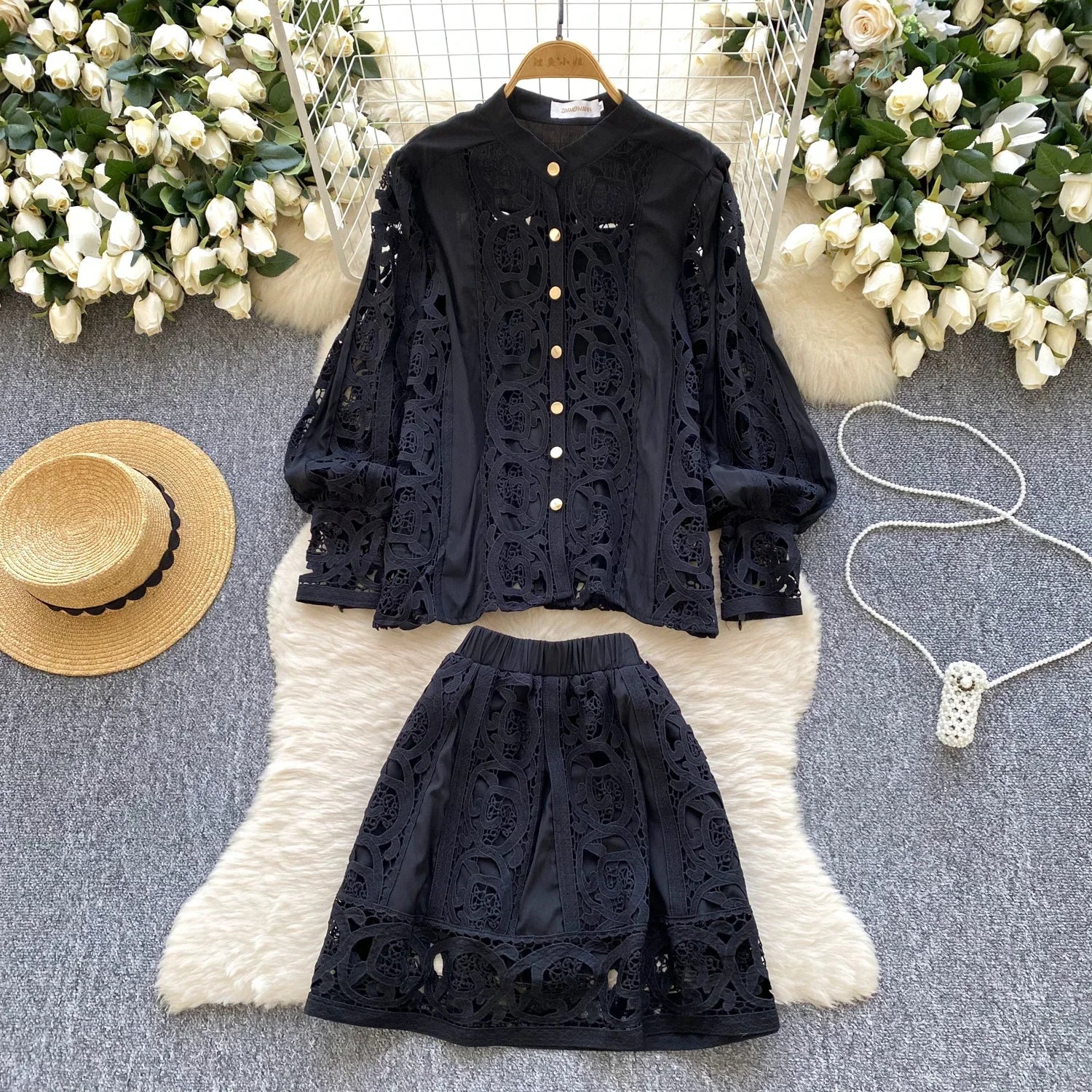 Set Donna Elegante in Pizzo Intagliato – Stile Office Chic