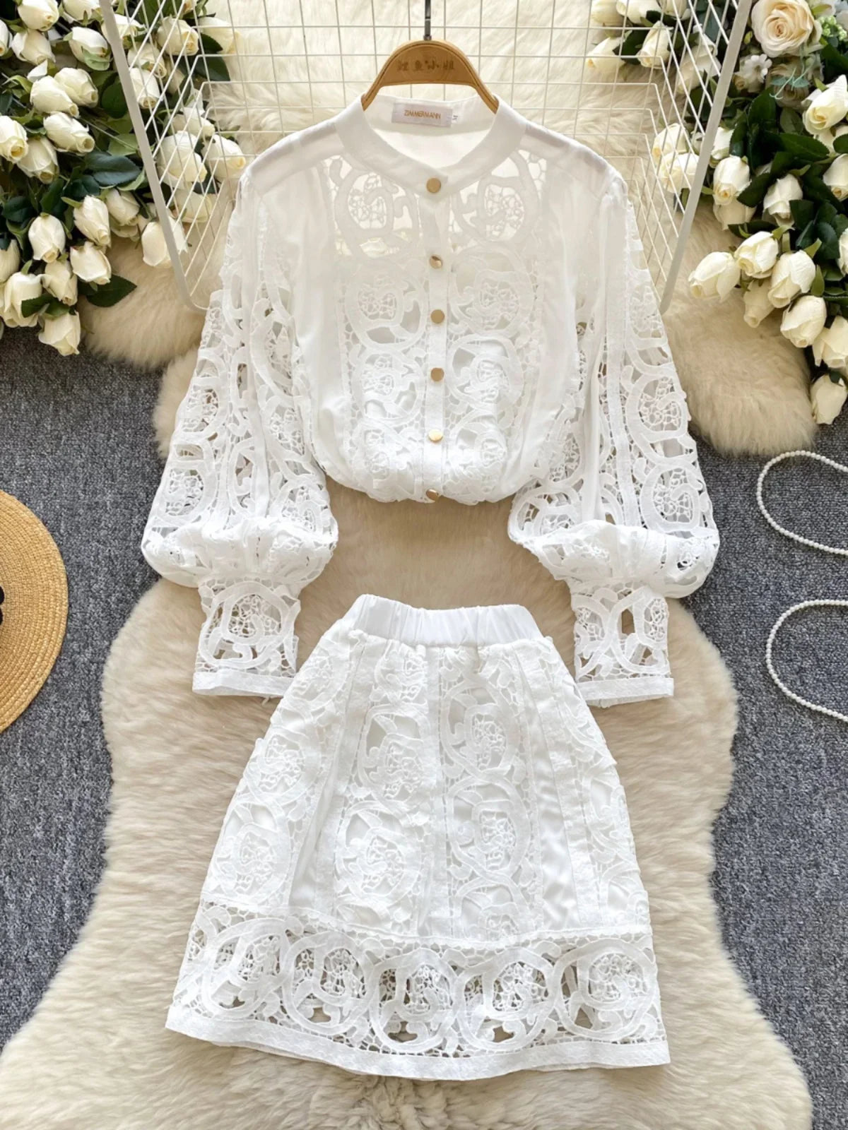 Set Donna Elegante in Pizzo Intagliato – Stile Office Chic