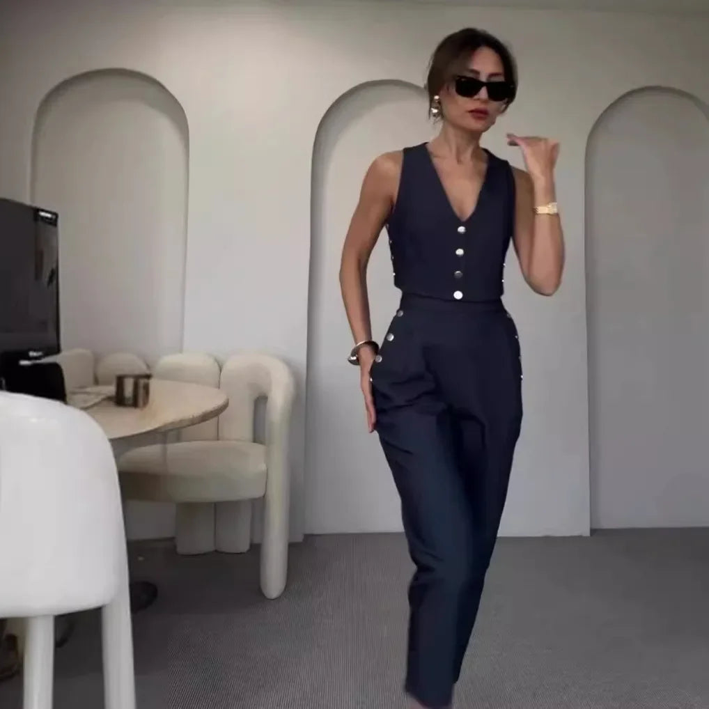 Completo Elegante con scollo a V e bottoni frontali