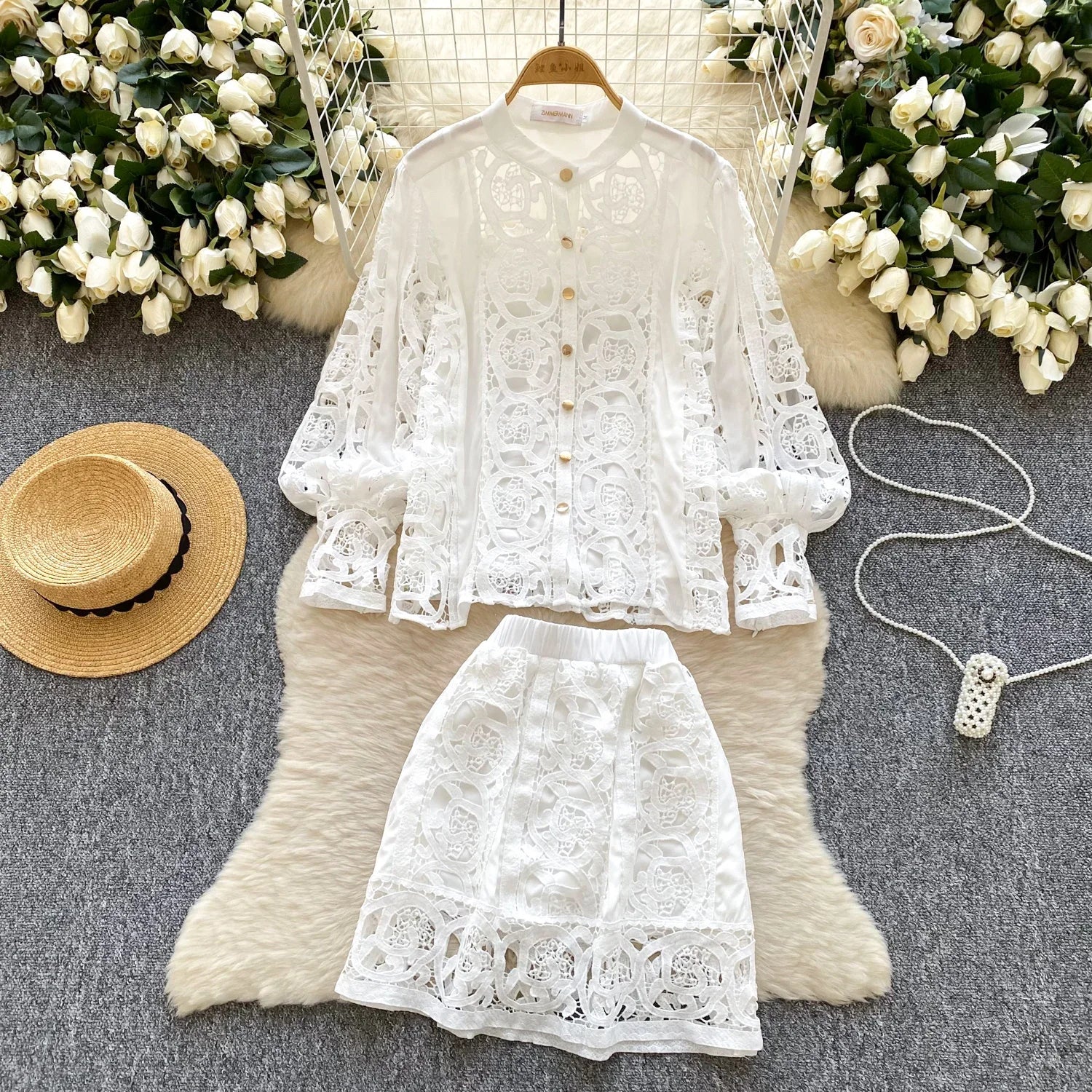 Set Donna Elegante in Pizzo Intagliato – Stile Office Chic