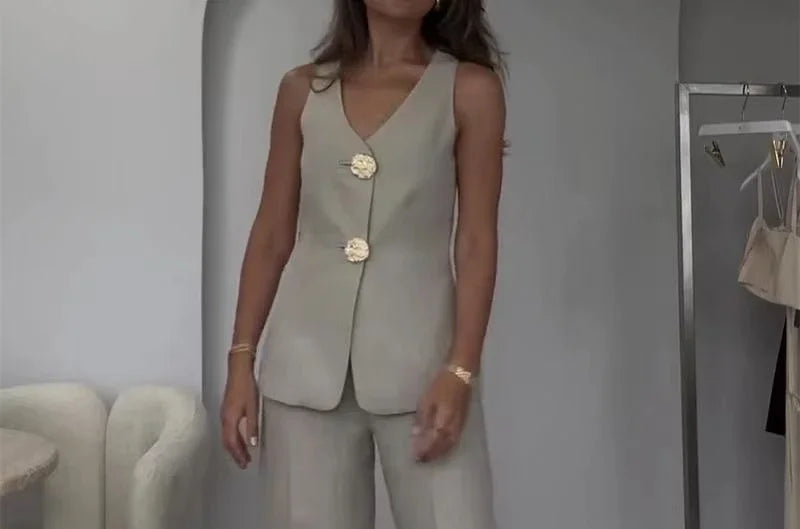 Completo elegante con gilet e pantalone palazzo