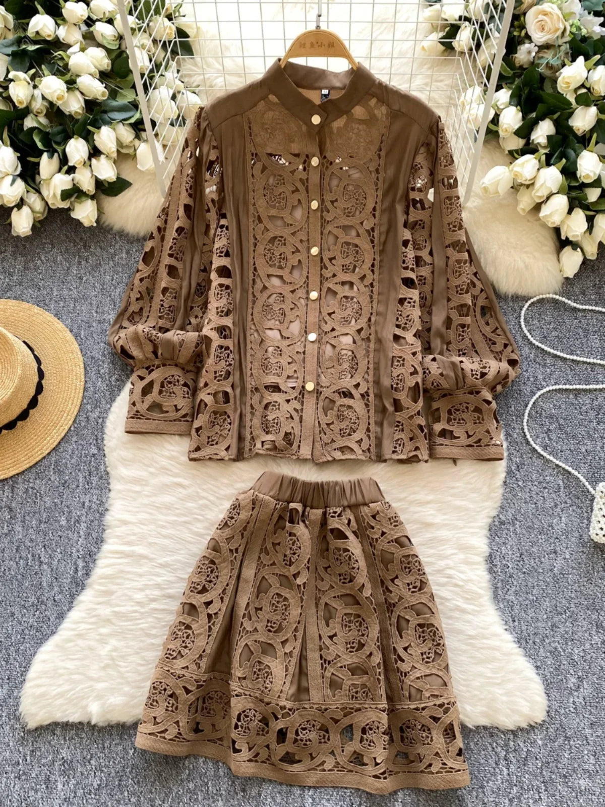 Set Donna Elegante in Pizzo Intagliato – Stile Office Chic