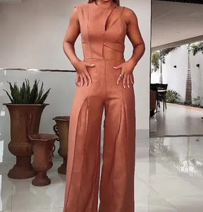 Tuta Elegante in Tessuto Premium