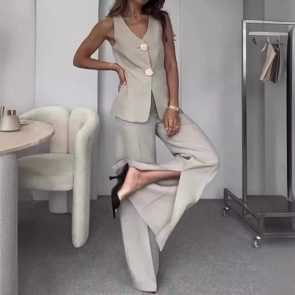 Completo elegante con gilet e pantalone palazzo
