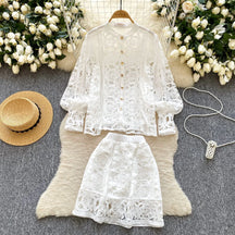 Set Donna Elegante in Pizzo Intagliato – Stile Office Chic